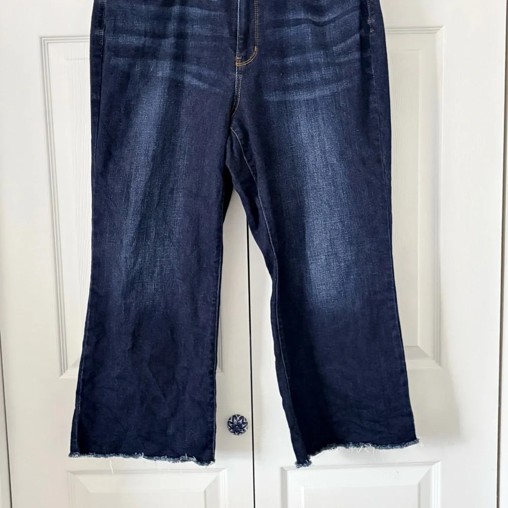 Judy Blue Wide Leg Jeans - Picture 4 of 10